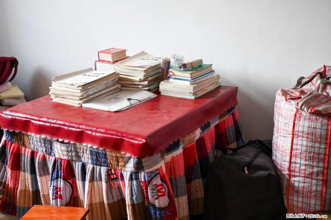 全网追的“扁担女孩”,找了一份暑假工,时薪12元 - 双鸭山生活资讯 - 双鸭山28生活网 sys.28life.com